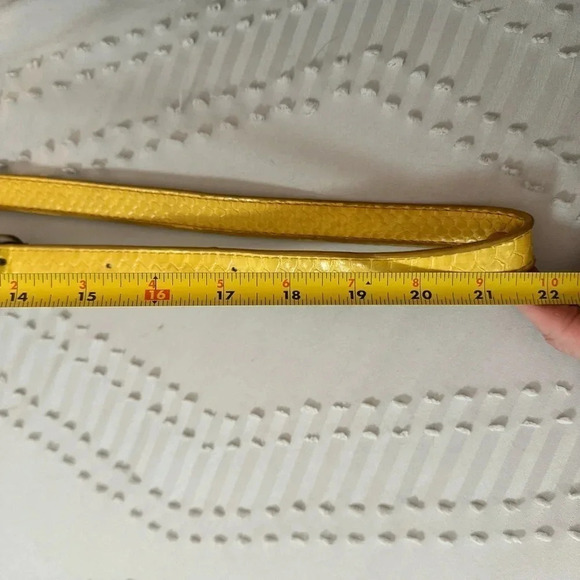 Street Level circle crossbody faux leather Croc tote bag purse. Yellow - Picture 15 of 16